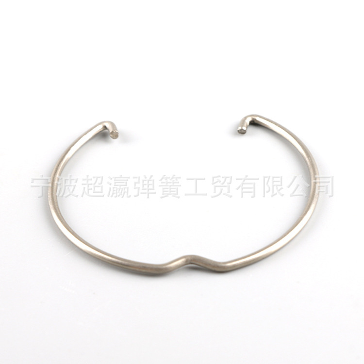 Ressort de retenue de la bague à ressort intérieure à impact
